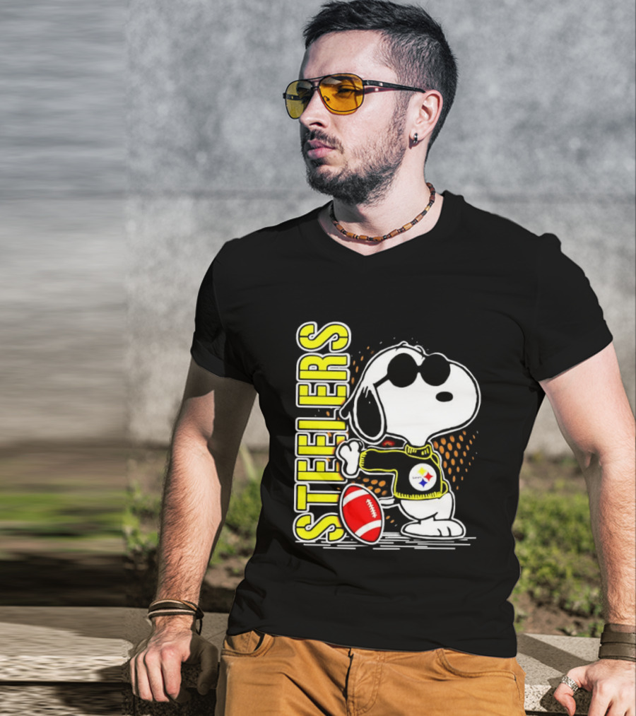 Steelers Snoopy Football Sunglasses Sports T-Shirt