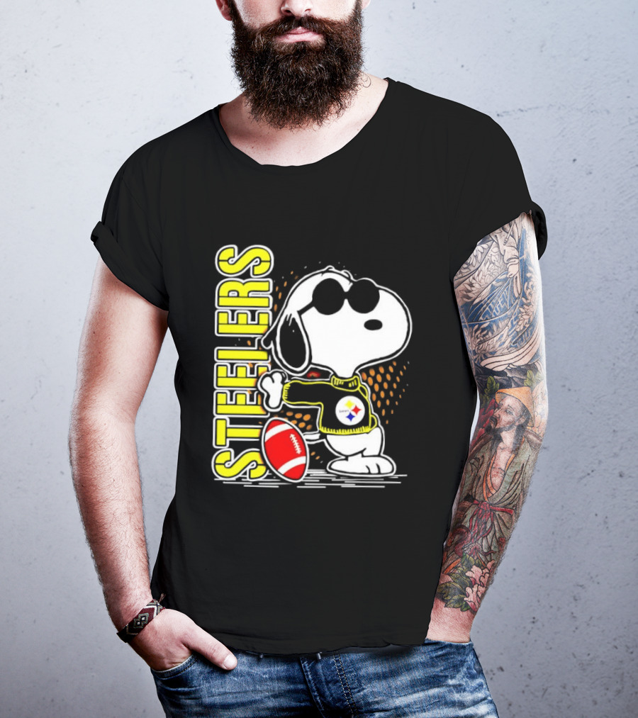 Steelers Snoopy Football Sunglasses Sports T-Shirt