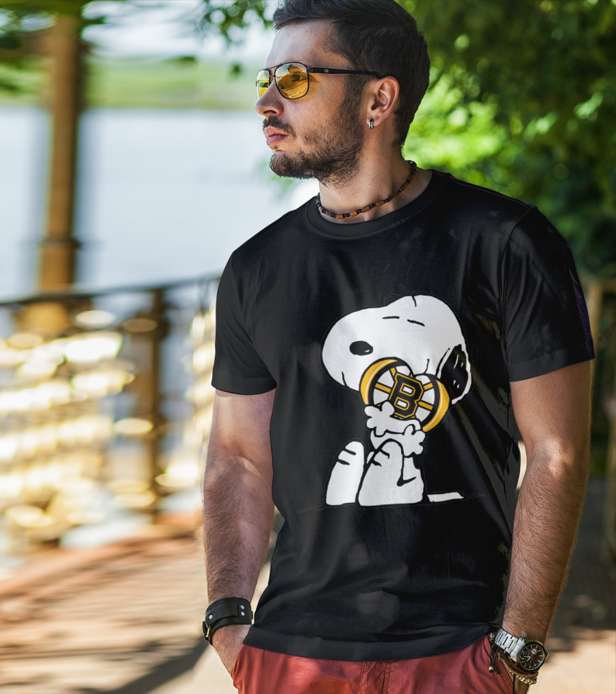 Snoopy Hugging Boston Bruins T-Shirt