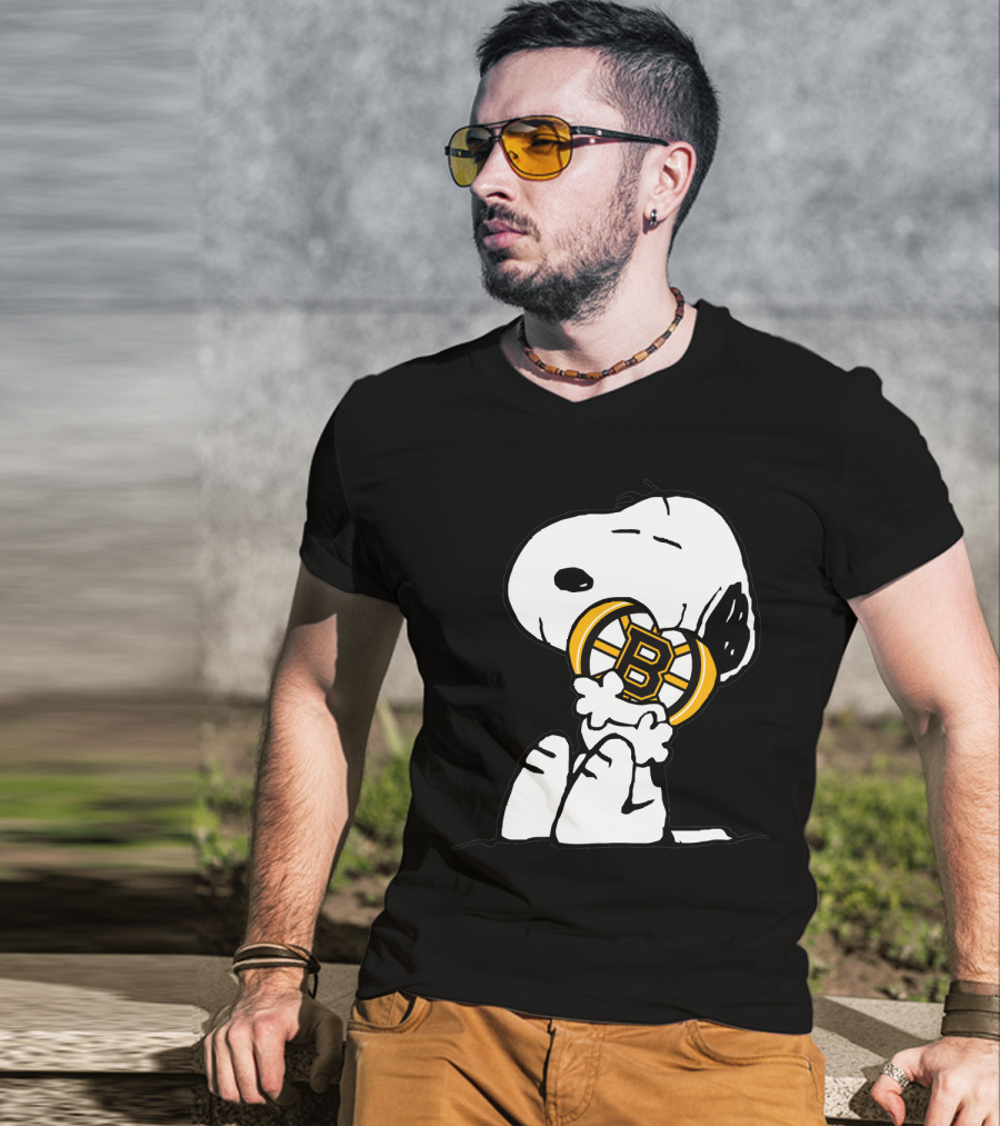 Snoopy Hugging Boston Bruins T-Shirt