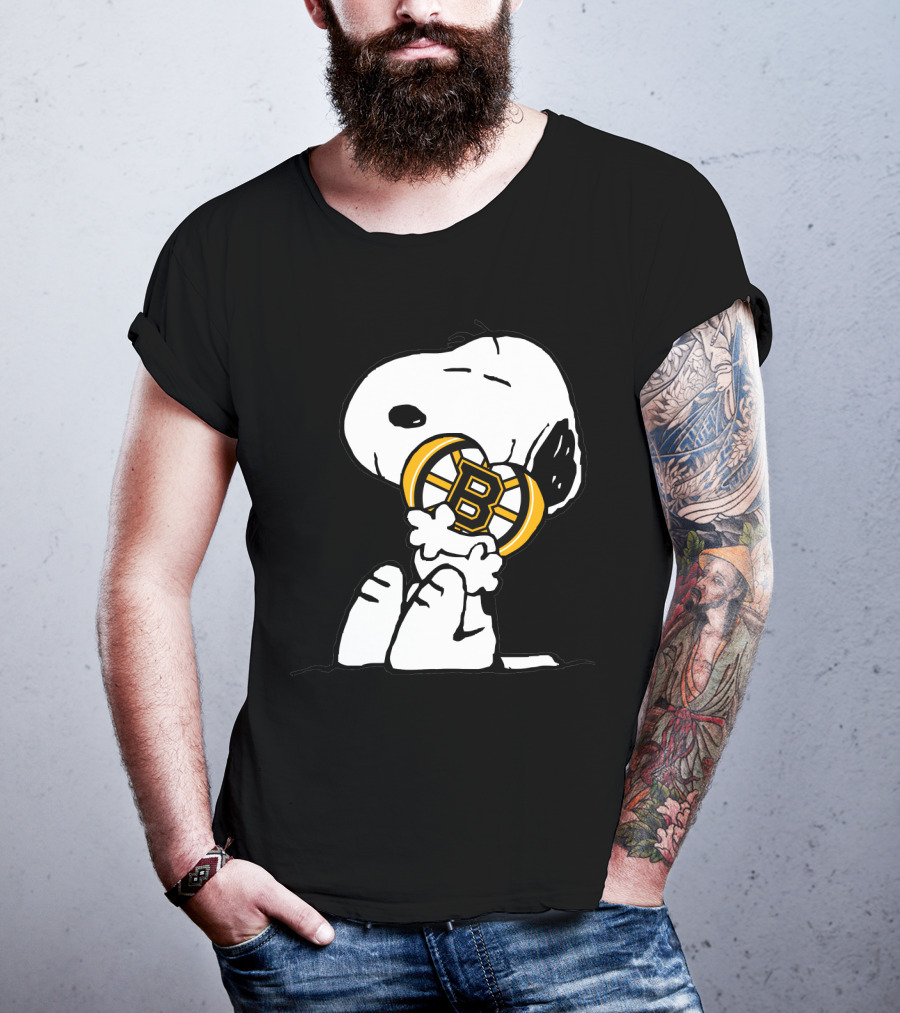 Snoopy Hugging Boston Bruins T-Shirt