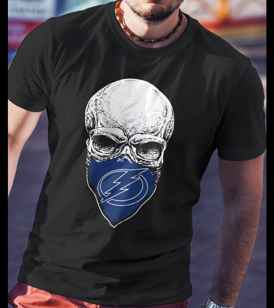 Tampa Bay Lightning Skull Bandana Hockey Fan T-Shirt