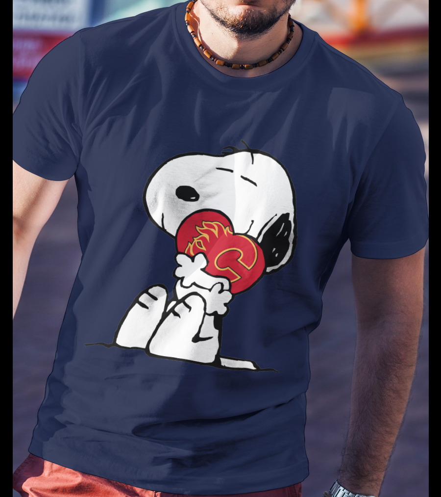 Snoopy Holding Calgary Flames T-Shirt
