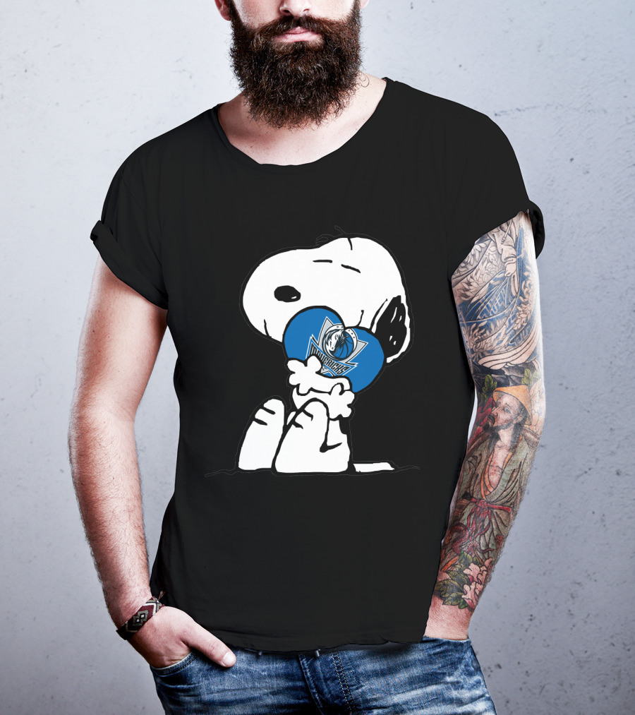 Snoopy Hugging Dallas Mavericks T-Shirt
