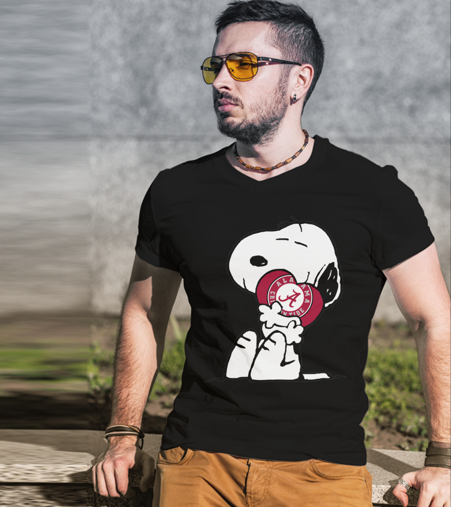 Snoopy Holding Alabama Crimson Tide T-Shirt