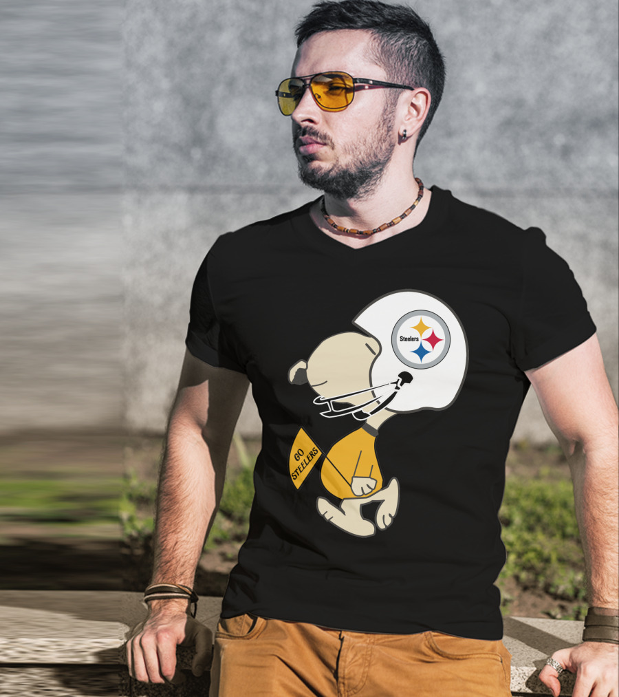 Snoopy Go Steelers Pittsburgh Steelers Football Helmet T-Shirt