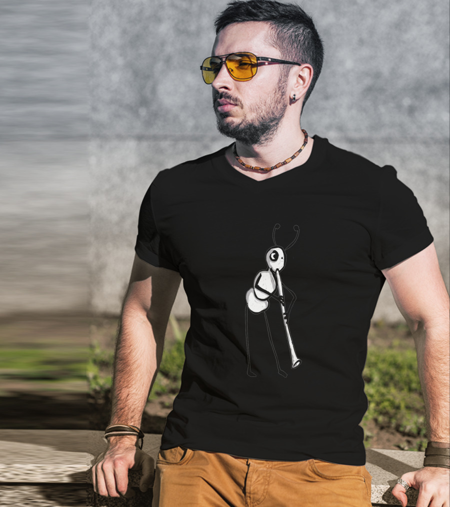 Ant Playing Clarinet 33163 T-Shirt