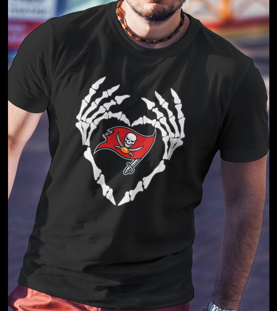 Skeleton Heart With Buccaneers Flag T-Shirt