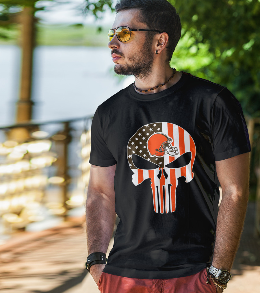 Cleveland Browns Skull American Flag Helmet T-Shirt