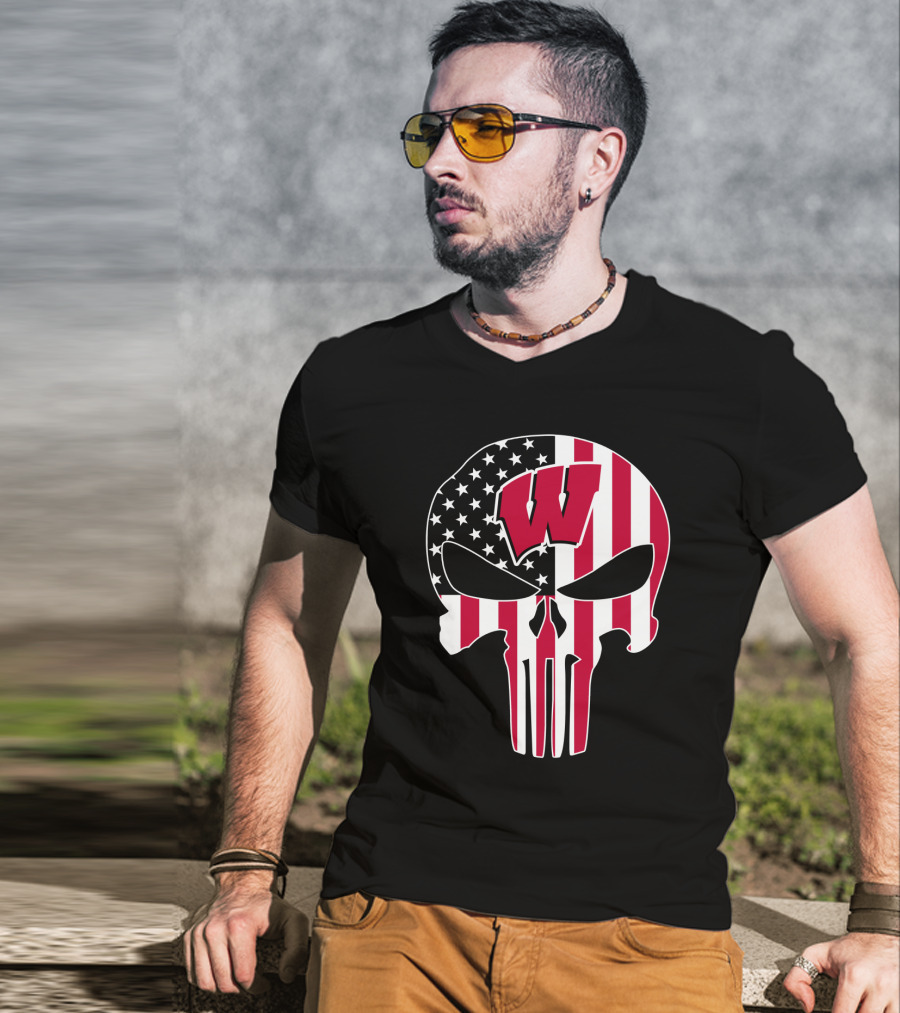 Wisconsin Badgers W Punisher Skull American Flag T-Shirt