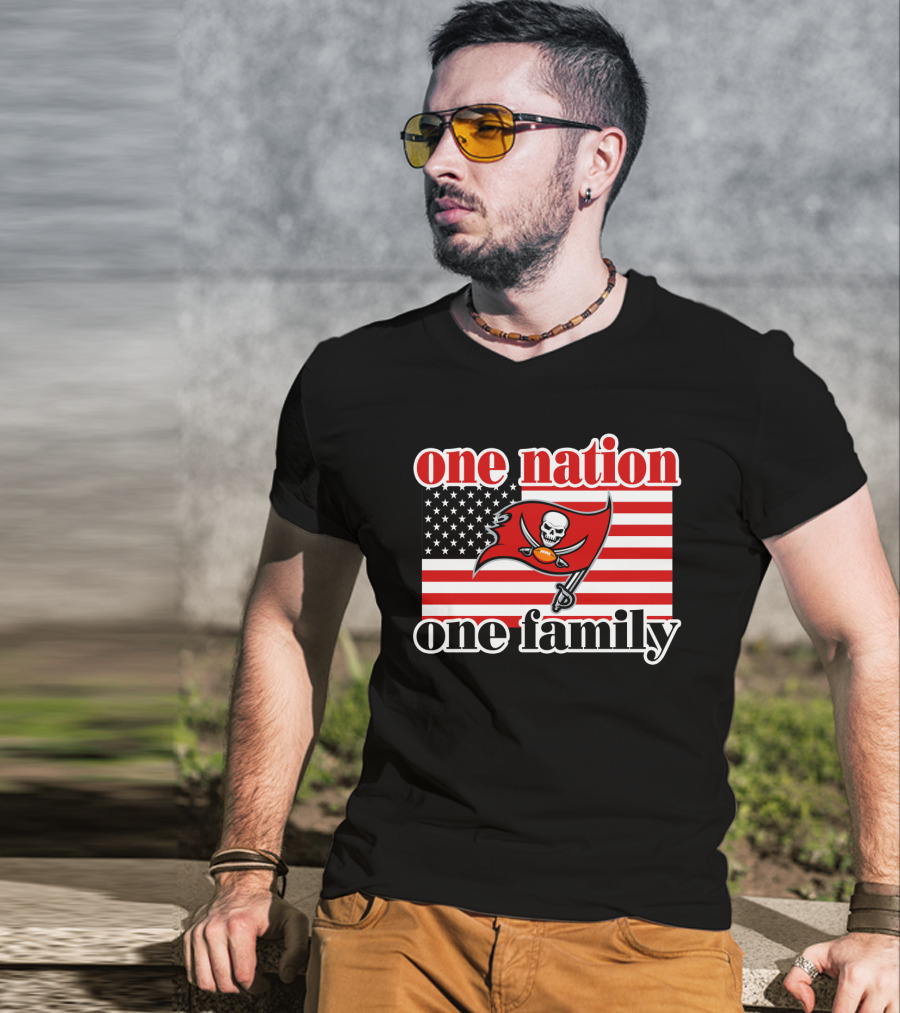 One Nation One Family Tampa Bay Buccaneers American Flag T-Shirt