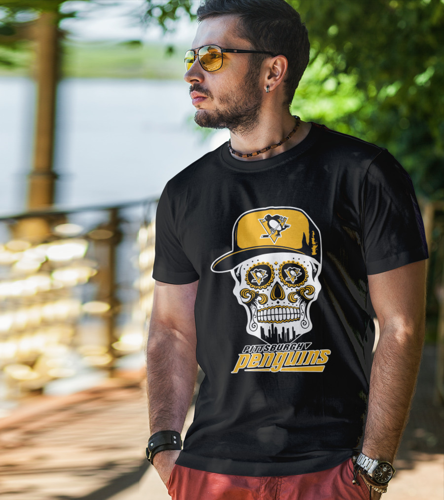 Pittsburgh Penguins Skull Hat Logo Skyline T-Shirt