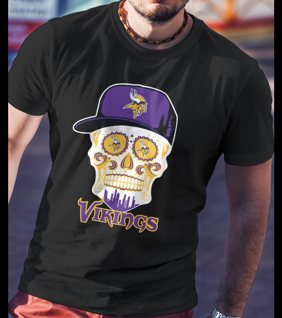 Minnesota Vikings Skull With Purple Hat And City Skyline T-Shirt