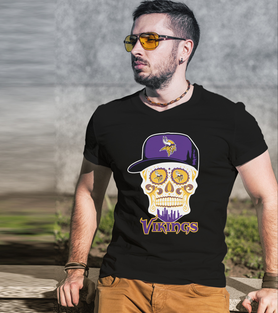 Minnesota Vikings Skull With Purple Hat And City Skyline T-Shirt