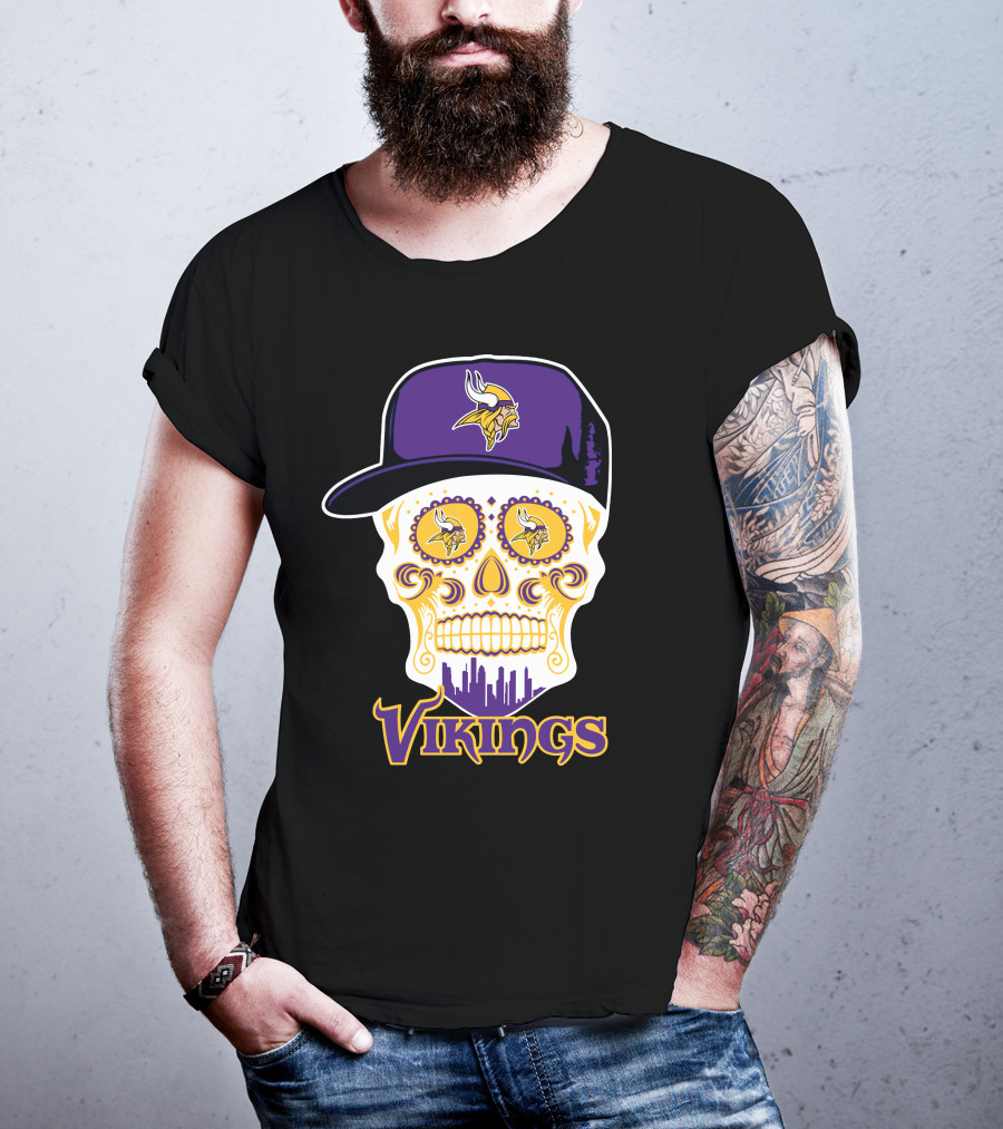 Minnesota Vikings Skull With Purple Hat And City Skyline T-Shirt