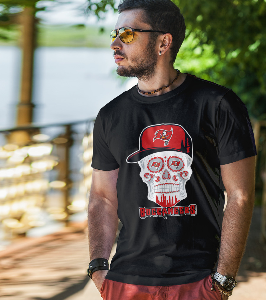 Tampa Bay Buccaneers Skull With Hat T-Shirt