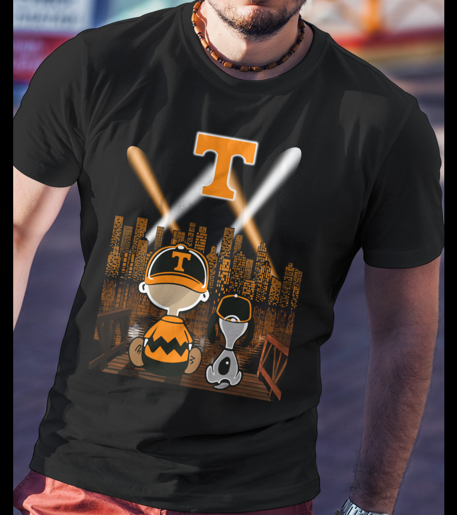 Tennessee Volunteers Snoopy And Charlie City Lights T-Shirt
