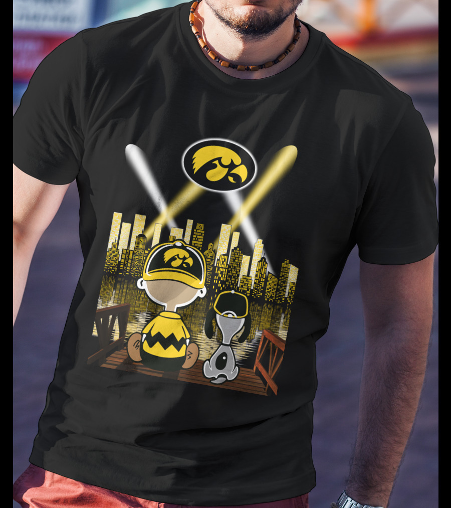 City By Night Iowa Hawkeyes 68 Fan And Dog On Dock Silhouette T-Shirt