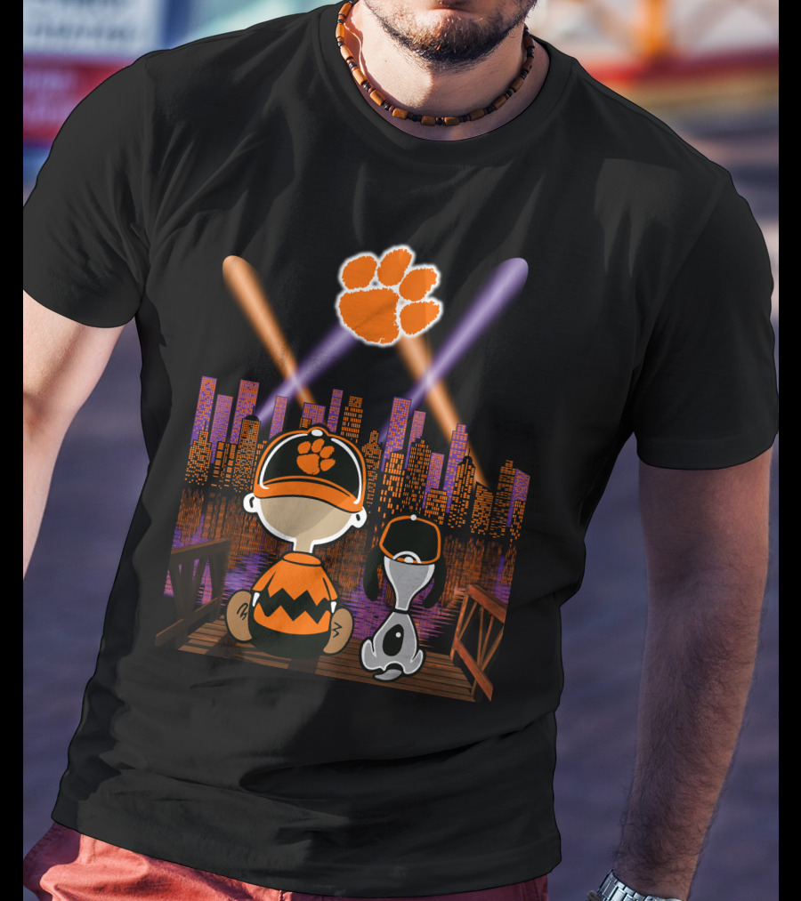 Clemson Tigers '83 Paw In Night City Skyline With Characters On Dock T-Shirt