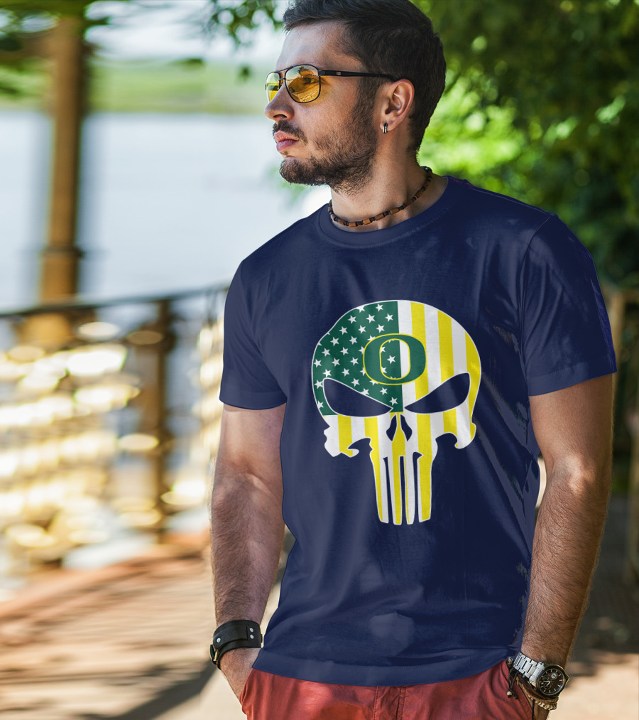 Oregon Ducks Punisher Skull American Flag T-Shirt