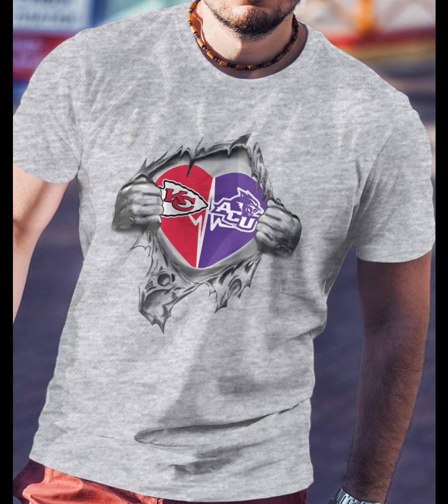 Chiefs Abilene Christian Wildcats Heart Split Chiefs Logo Acu Wildcats T-Shirt