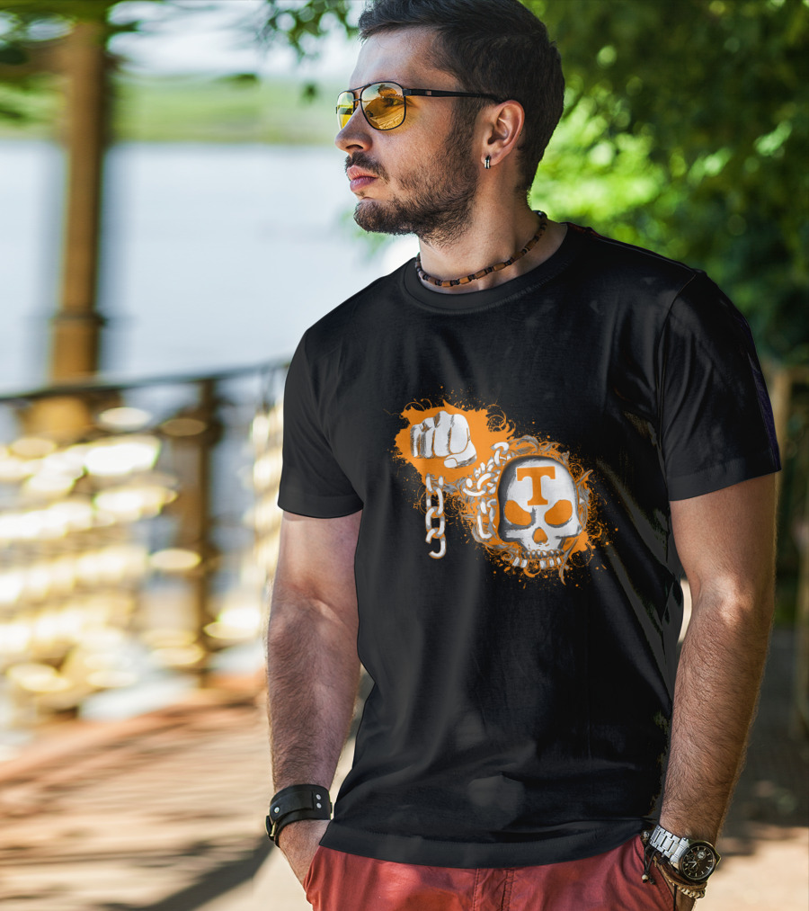 Tennessee Volunteers Skull And Fist With Chains And Orange T T-Shirt