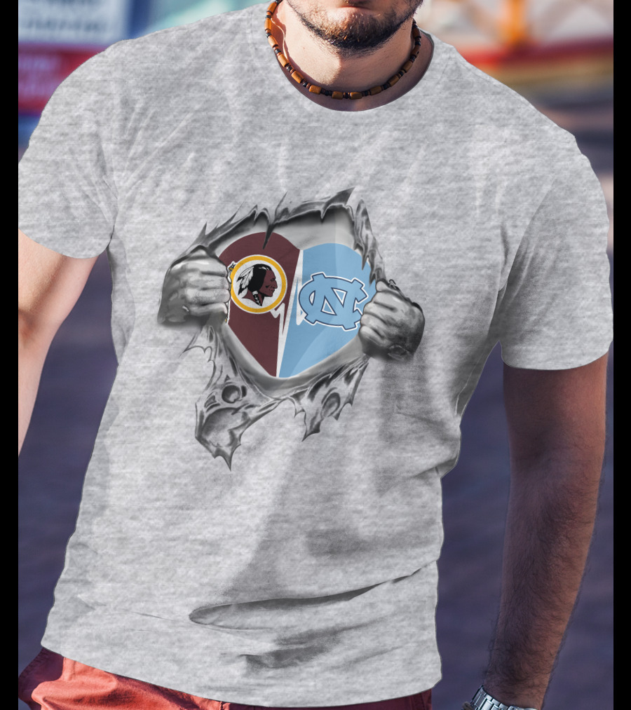 Redskins North Carolina Tar Heels Heart Split شعارين فريقين رعشتين Pltster معينة T-Shirt