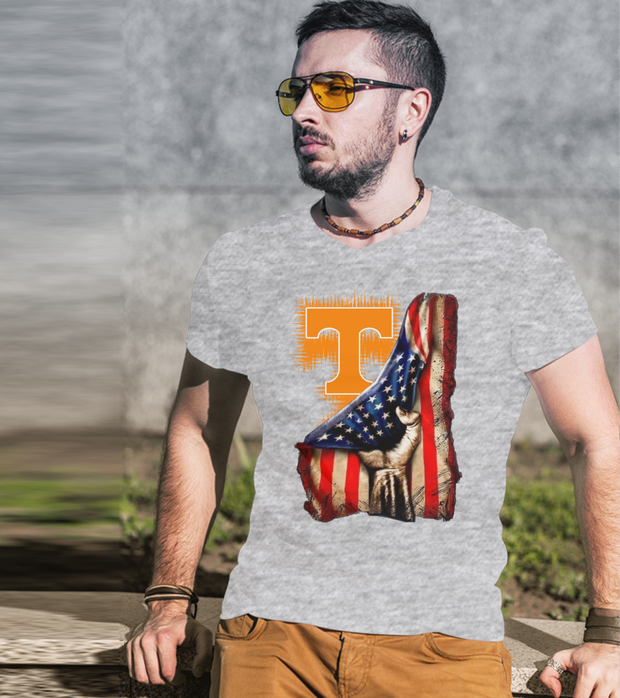 Tennessee Volunteers T Logo American Flag Fist T-Shirt