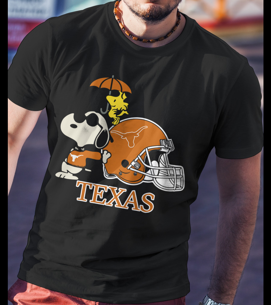 Texas Longhorns Snoopy Woodstock Football Helmet T-Shirt