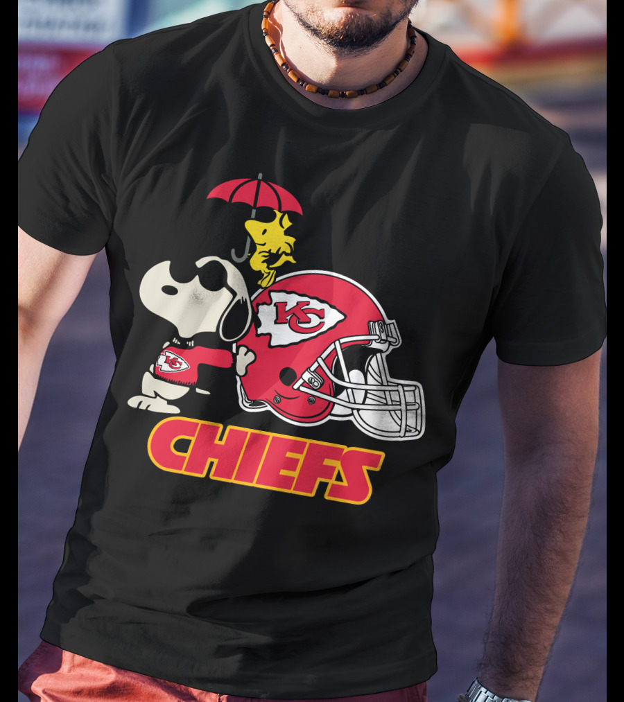 Kansas City Chiefs Snoopy Woodstock Helmet Chiefs T-Shirt