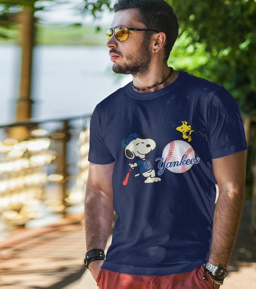 Yankees Snoopy Baseball Woodstock Swing Vintage New York Sports T-Shirt