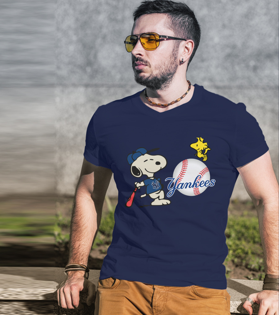 Yankees Snoopy Baseball Woodstock Swing Vintage New York Sports T-Shirt