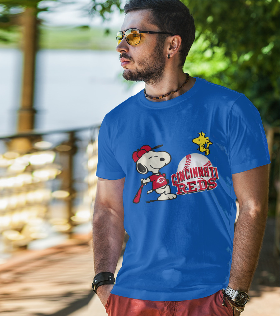 Cincinnati Reds Snoopy Woodstock Baseball T-Shirt