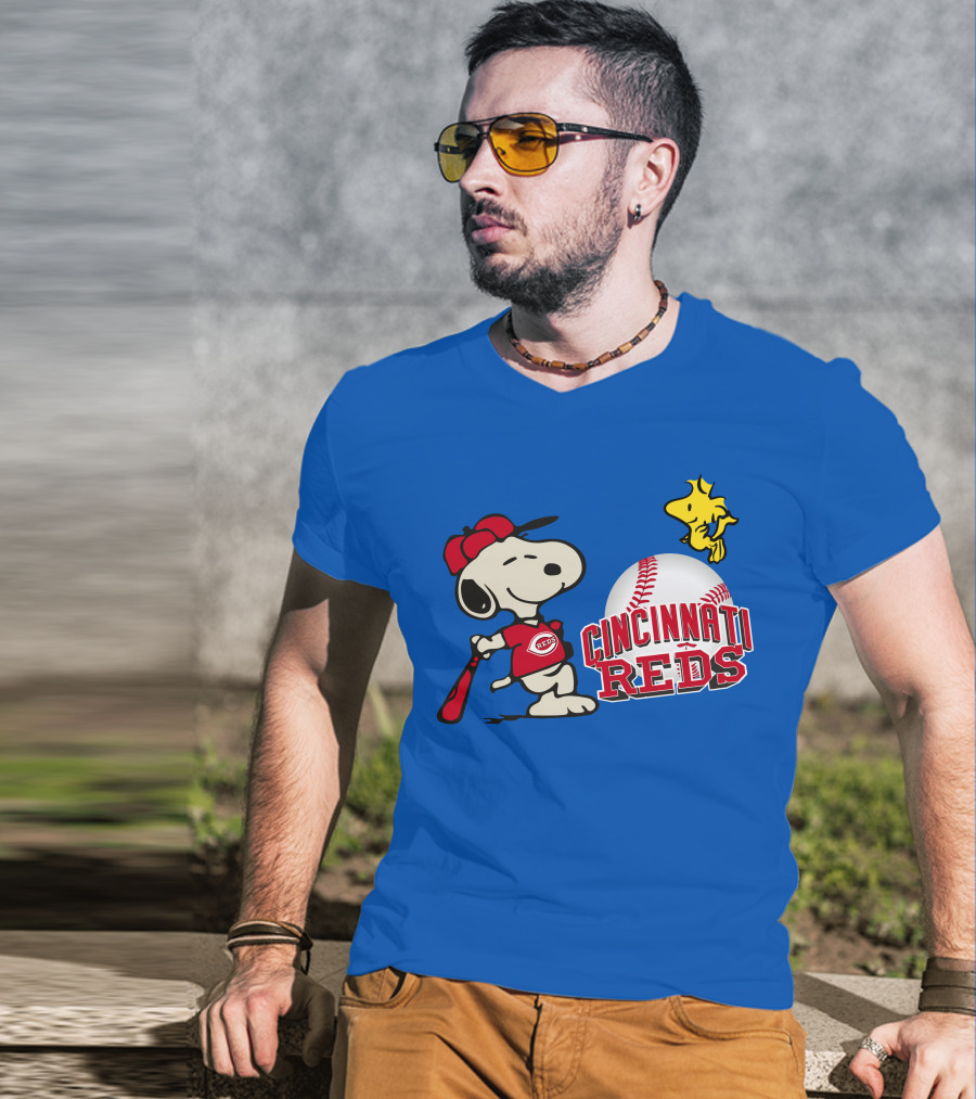 Cincinnati Reds Snoopy Woodstock Baseball T-Shirt