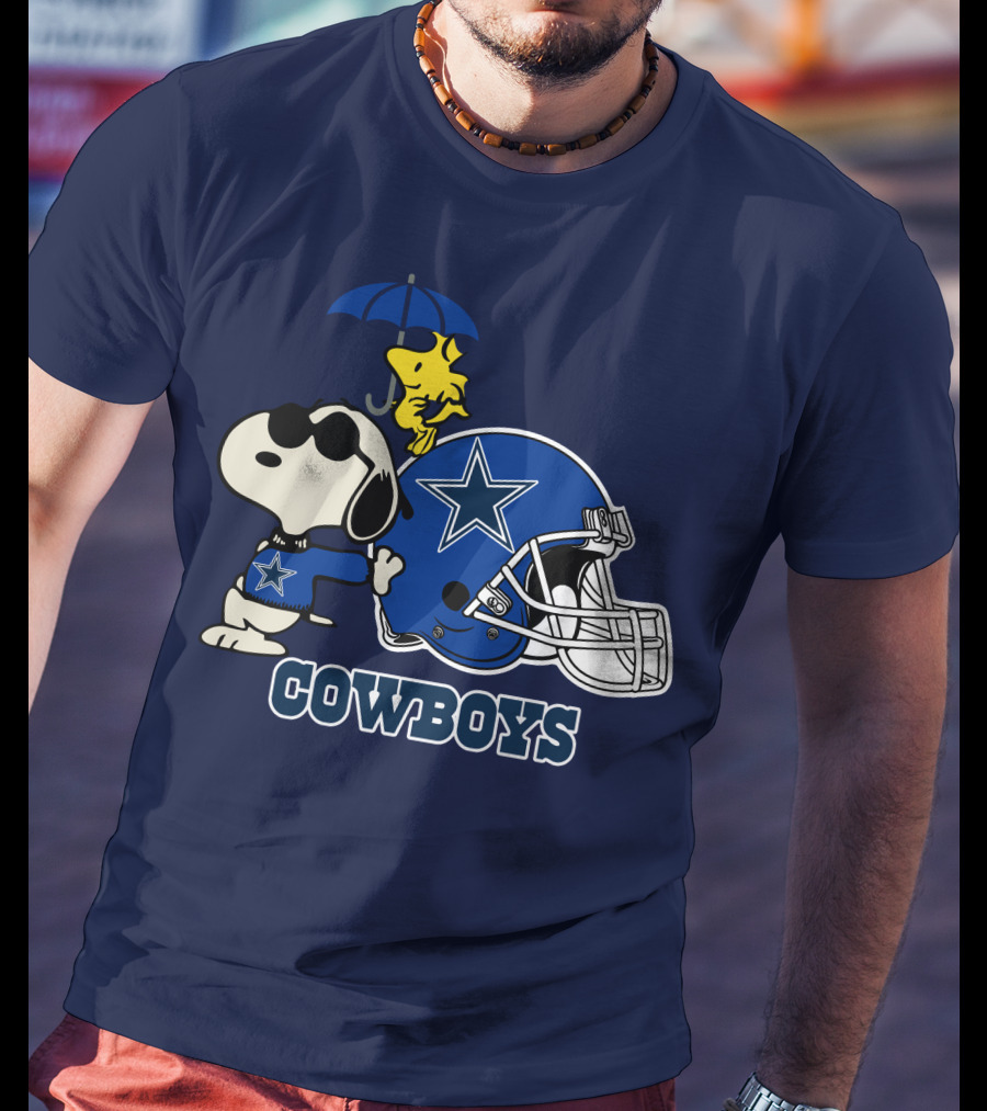 Dallas Cowboys Snoopy Woodstock Holiday Helmet T-Shirt