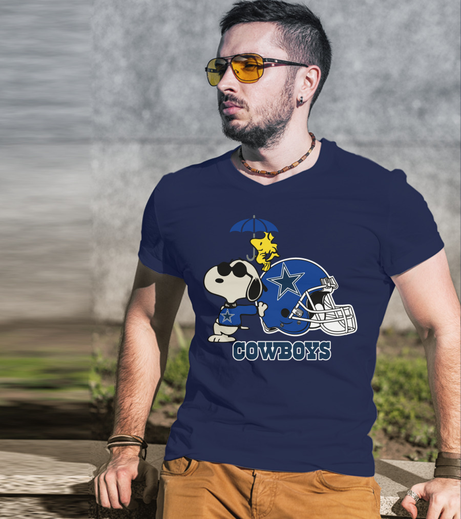 Dallas Cowboys Snoopy Woodstock Holiday Helmet T-Shirt