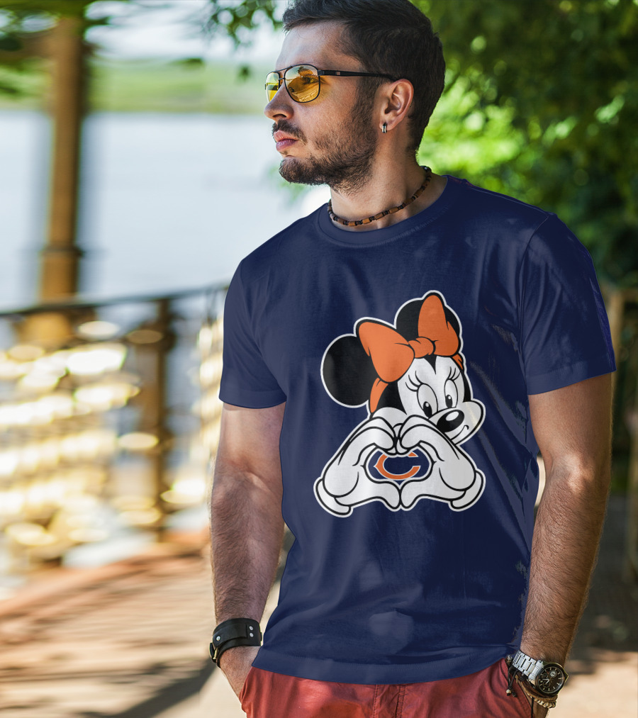 Chicago Bears Minnie Mouse Heart Hands T-Shirt