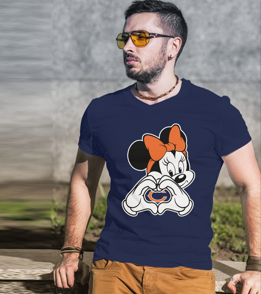 Chicago Bears Minnie Mouse Heart Hands T-Shirt