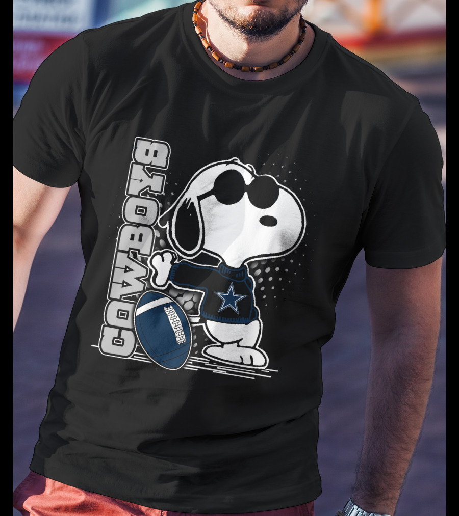 Cowboys Dallas Snoopy Football T-Shirt