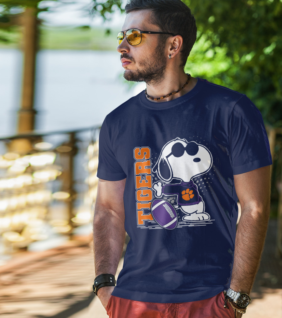 Tigers Snoopy Clemson Football Paw Print T-Shirt