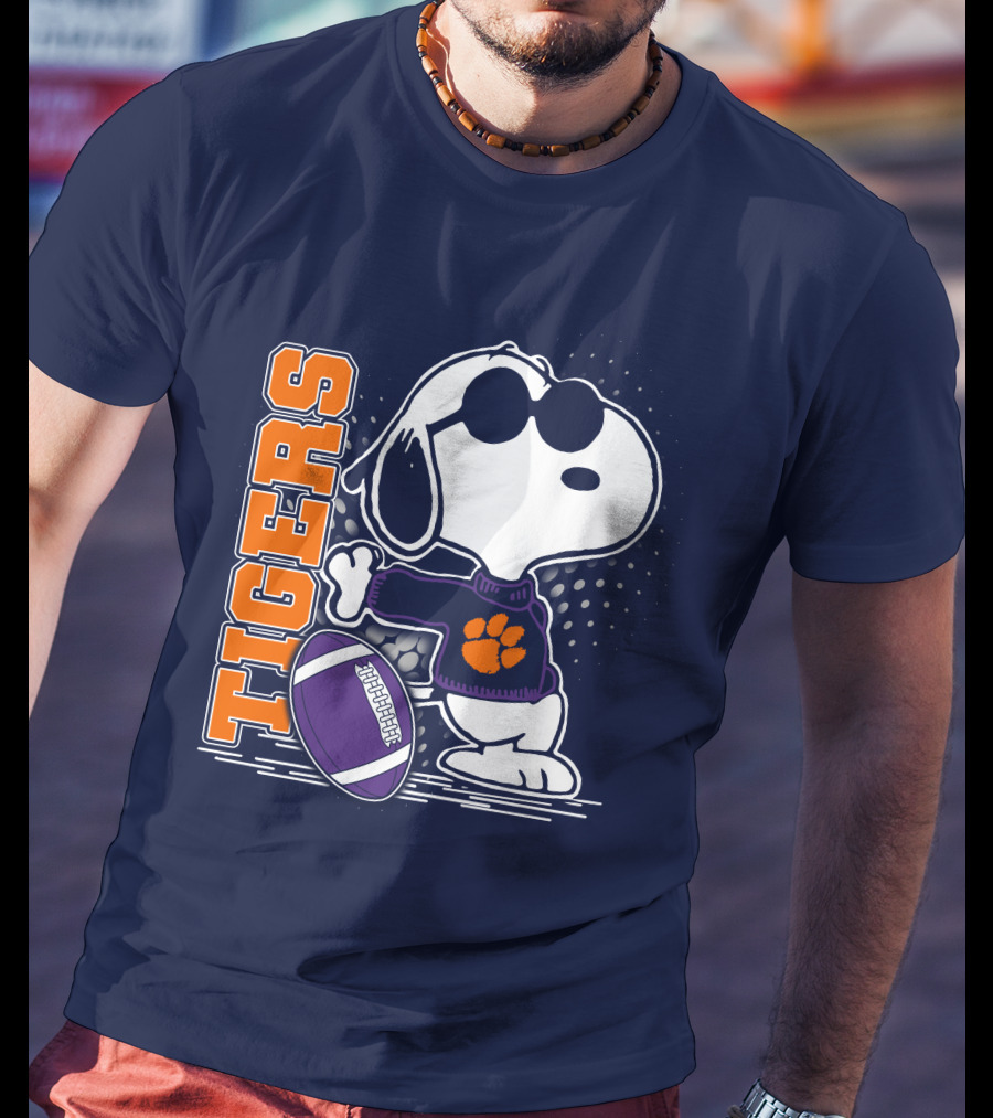 Tigers Snoopy Clemson Football Paw Print T-Shirt