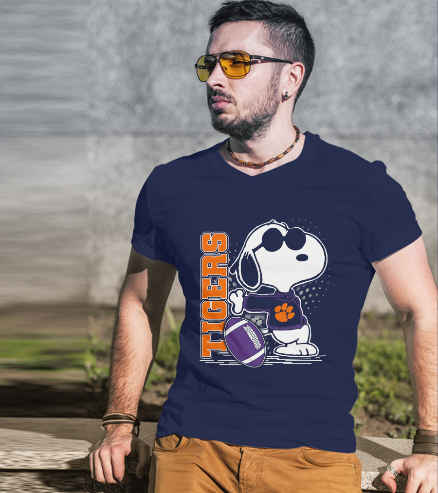 Tigers Snoopy Clemson Football Paw Print T-Shirt