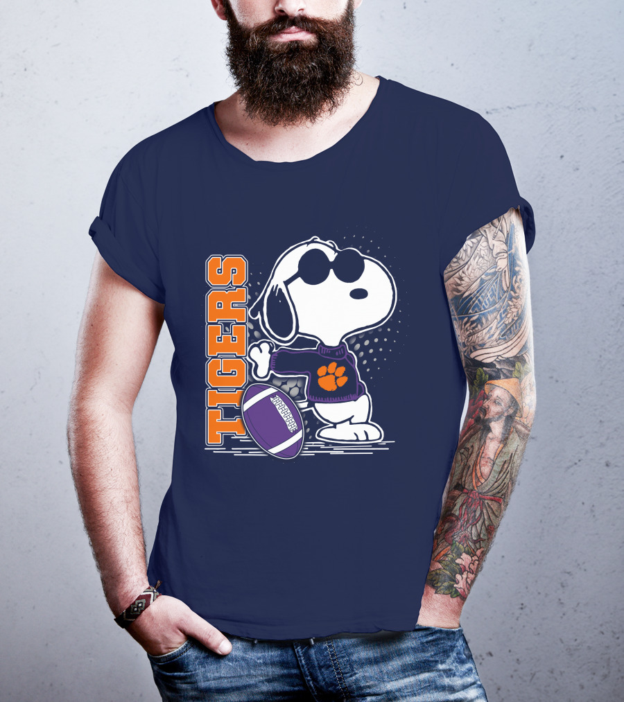 Tigers Snoopy Clemson Football Paw Print T-Shirt