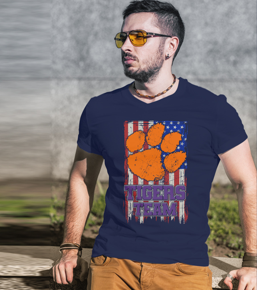 Clemson Tigers Team American Flag Paw Print T-Shirt