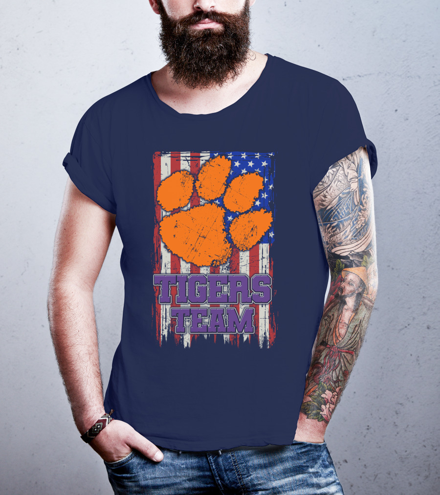 Clemson Tigers Team American Flag Paw Print T-Shirt