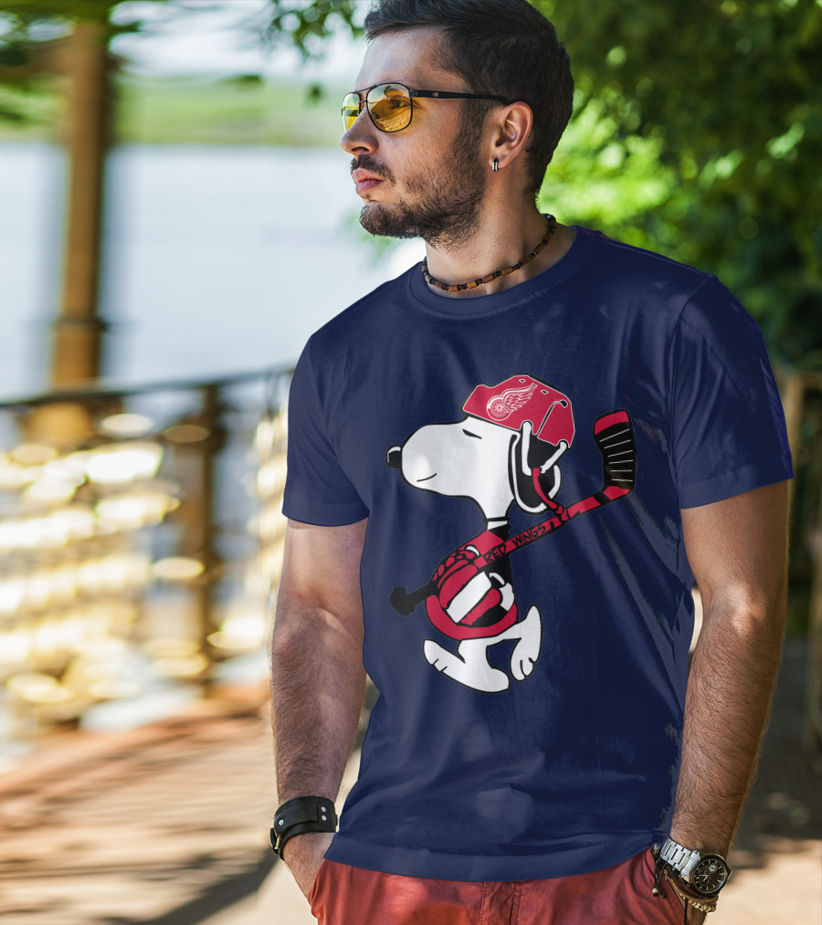 Snoopy Detroit Red Wings Hockey Enthusiast T-Shirt