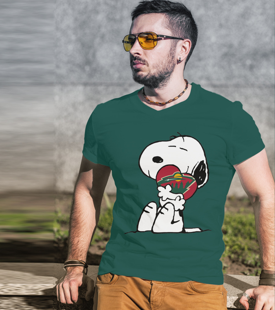 Snoopy Holding Minnesota Wild Heart T-Shirt