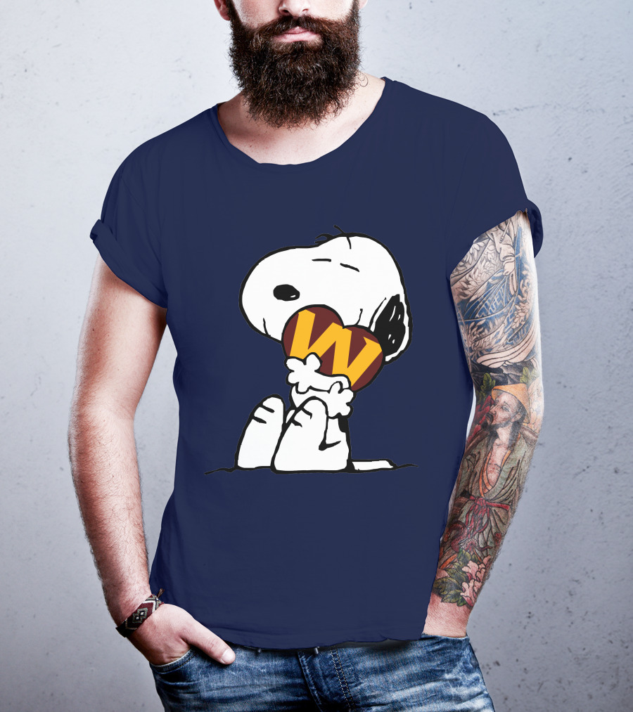 Snoopy Hugging Washington Football Heart T-Shirt