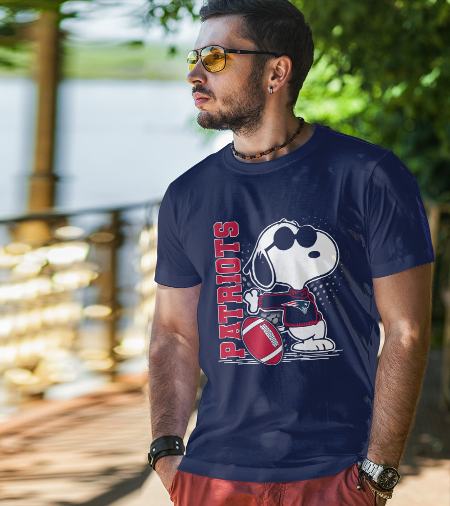 Patriots New England Football Snoopy T-Shirt