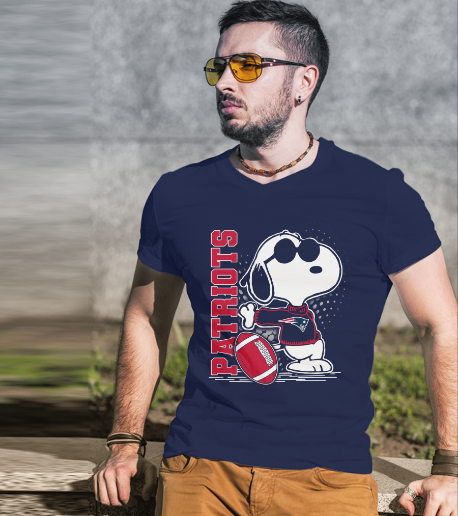 Patriots New England Football Snoopy T-Shirt